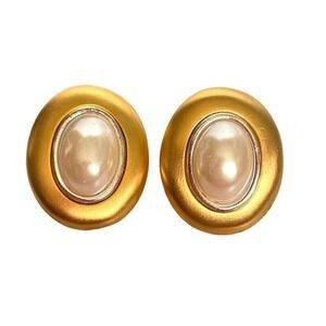Vintage Gold Tone Faux Pearl Oval Clip‎ On Earrings Classic Elegant Jewelry